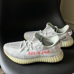 Grey yeezy 350 boost. 
Worn but In great condition 
Women size 9 / men size 7